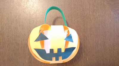子供の工作簡単なアイデア キッズファクトリー7 ハロウィンかぼちゃカゴ ワーキングマザー限界 疲れた自分を幸せにする方法